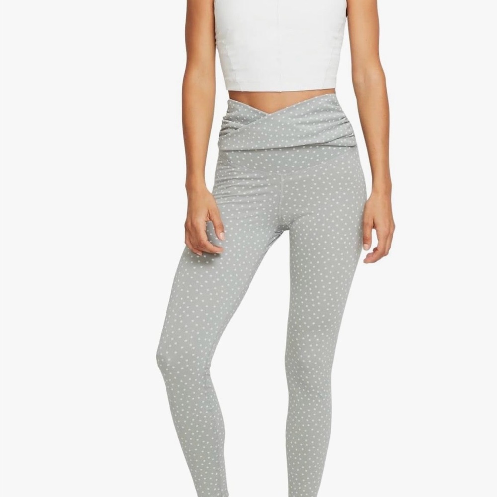 Nike yoga Dri-fit high waisted polka dot twist 7/8 leggings size small